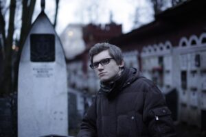 Максим Васюнов у могилы А. П. Чехова. Съемки фильма.