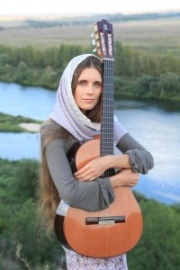 Светлана Копылова - исполнительница авторской песни, киноактриса.