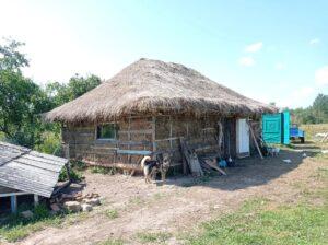 «Соломенный дом» в деревне Михново