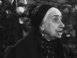 Кадр из спектакля "Правда - хорошо, а счастье лучше" (1951). Актриса Варвара Рыжова.