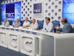 Трансляция пресс-конференции премии "Слово". Фото: ТАСС