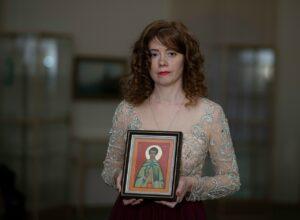 Светлана Фатьянова с иконой святого Димитрия Солунского Светлана Фатьянова с иконой святого Димитрия Солунского